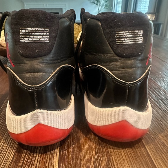 Air Jordan Retro 11 Mid Bred Sneakers (Beaters) - Picture 7 of 14